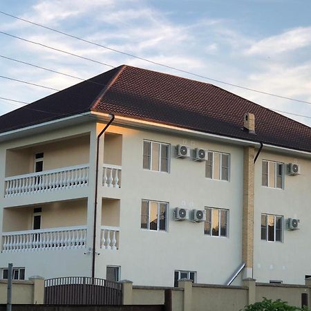 Gudauta Hotel Buitenkant foto