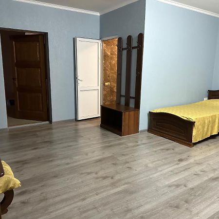 Gudauta Hotel Buitenkant foto