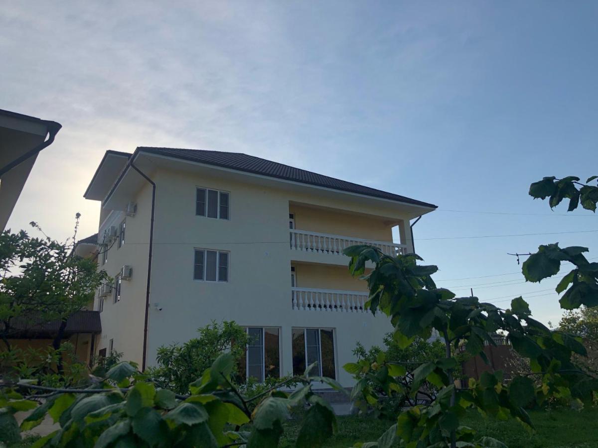 Gudauta Hotel Buitenkant foto