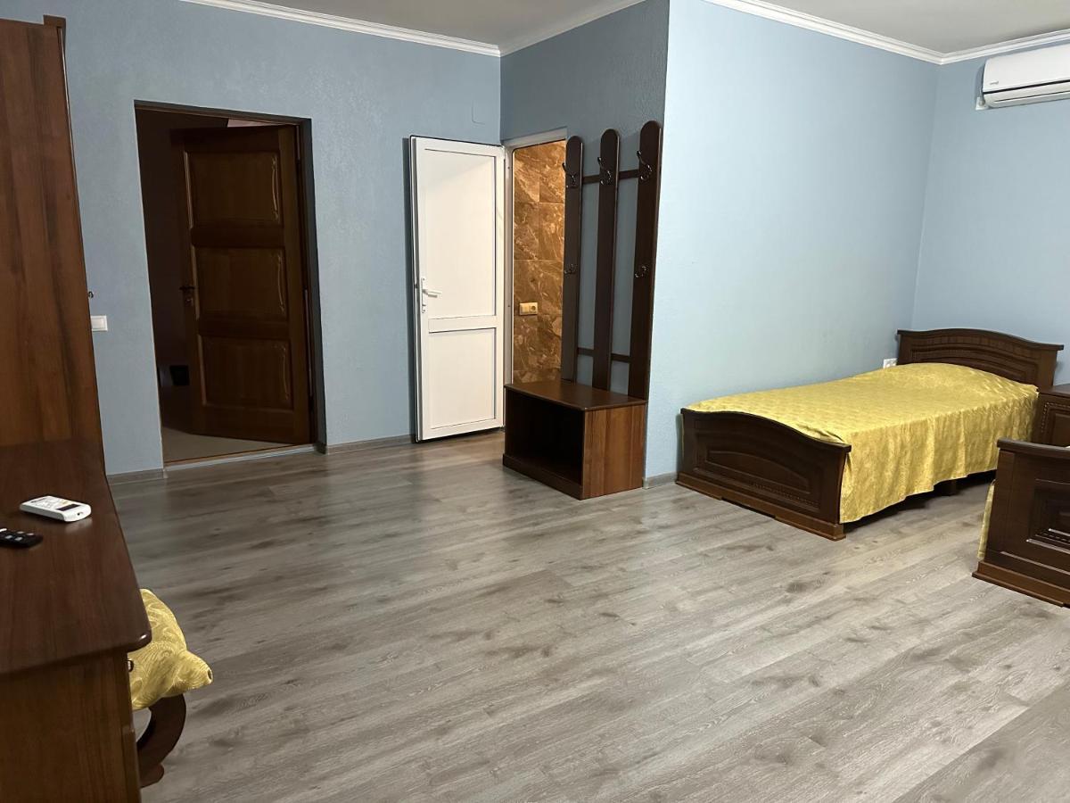Gudauta Hotel Buitenkant foto