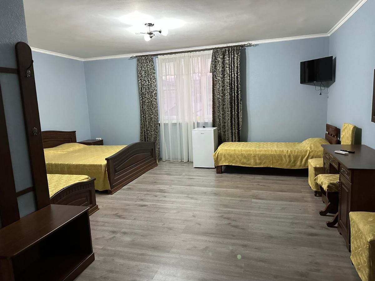 Gudauta Hotel Buitenkant foto